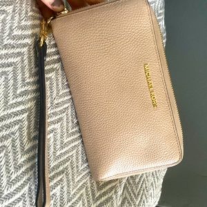 Micheal Kors wallet